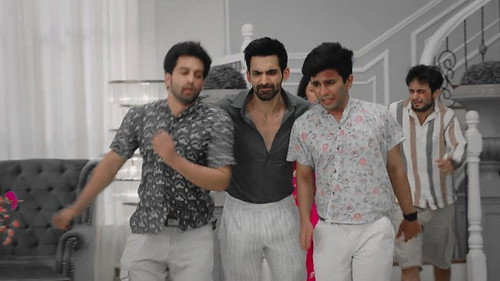 Virat saves Amruta still