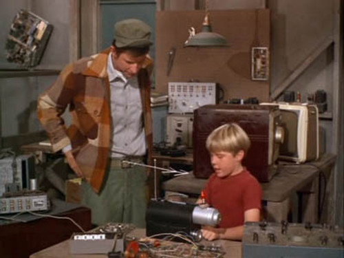 Green Acres Season 3 Episode 19 - How to Suceed in Television Without Really Trying