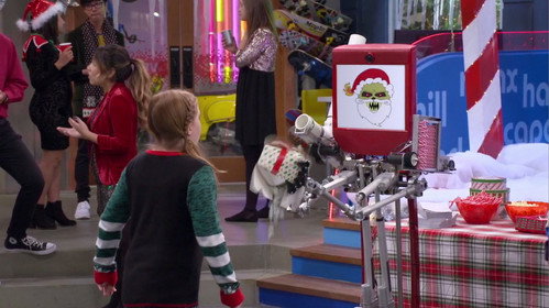 Bizaardvark Season 2 Episode 14 - A Killer Robot Christmas