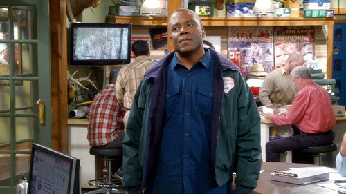 Last Man Standing Season 4 Episode 13 - Mike Hires Chuck