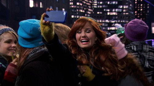 Jessie Season 2 Episode 6 - Nanny in Miami (II)