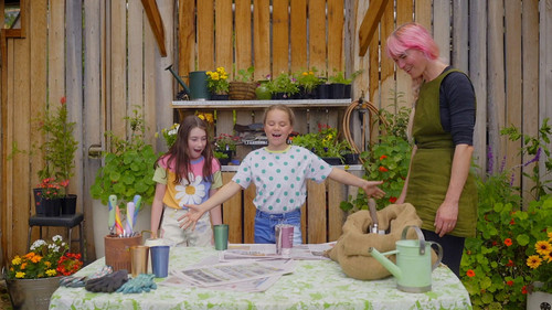 Gardening Australia Junior Season 1 Episode 12 - Magic Seeds Pots
