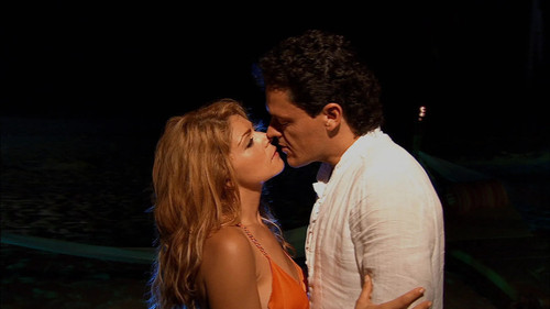 The kiss [El beso - Episode 67] still