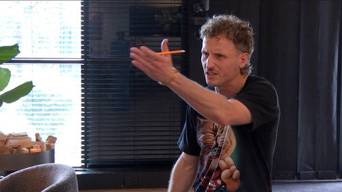 Episode 194 still