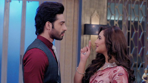 Naagin Season 4 Episode 30 - Shalakha Honey-traps Dev!