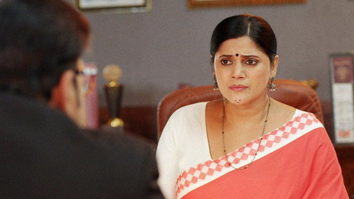E1318. A Mother's Dilemma still