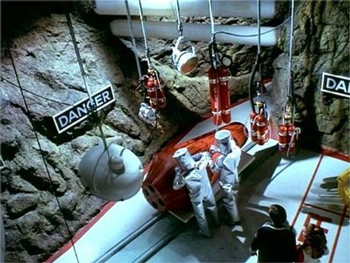 Space: 1999 Season 2 Episode 2 - The Exiles