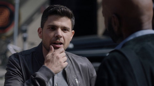 A Million Little Things Season 2 Episode 3 - mixed signals