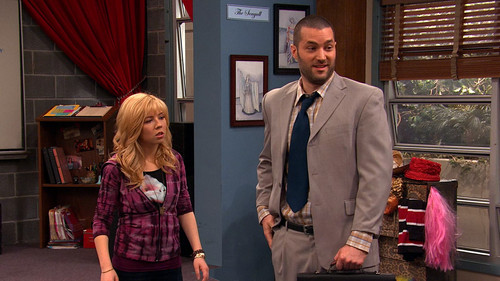 undefined Season 1 Episode 9 - #MommaGoomer