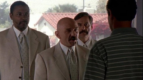 The Invisible Man Season 2 Episode 16 - Sense Of Community