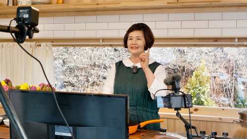 Asia Insight Season 10 Episode 8 - South Korea's Elderly YouTubers