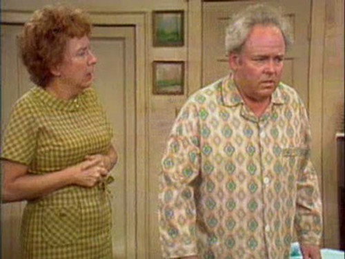 All in the Family Season 4 Episode 3 - Edith Finds an Old Man