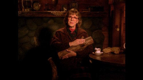 Log Lady Introduction - S02E03 still