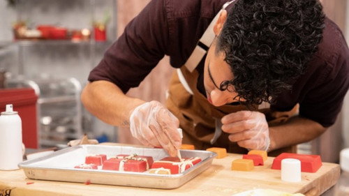 Holiday Baking Championship Season 7 Episode 3 - Take Holiday Pies by Surprise