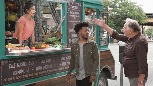 Superior Donuts Season 2 Episode 1 - What the Truck?