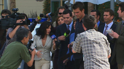 Las Vegas Season 5 Episode 1 - A Hero Ain't Nothing But a Sandwich