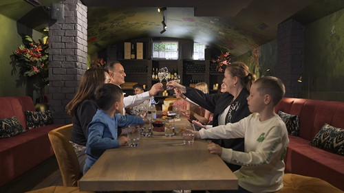 Steenrijk, Straatarm Season 10 Episode 15 - Episode 15