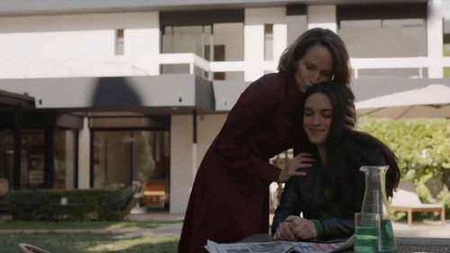 Episode 1852 still