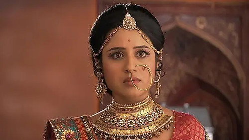 Anga informs Jalal that Dilawar Khan is a Rajput still
