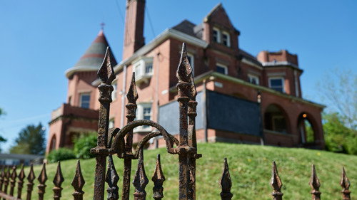 Scariest House in America Season 1 Episode 1 - Nightmares in the Northeast
