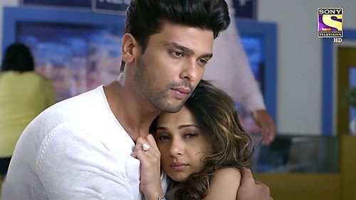 Arjun Rushes To Help Maya still