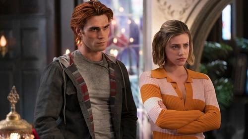 undefined Season 6 Episode 22 - Chapter One Hundred and Seventeen: Night of the Comet