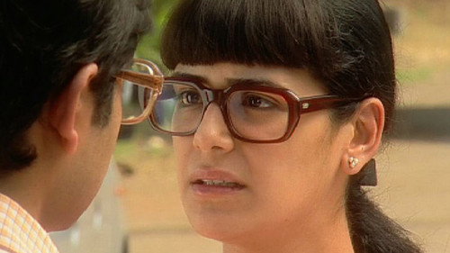 Jassi Refuses Meenakshi's Offer still