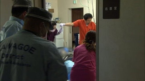 Document 72 Hours Season 4 Episode 9 - Night Clinic: An ER of Last Resort