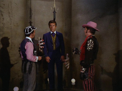 The Wild Wild West Season 2 Episode 1 - The Night of the Eccentrics