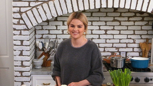 Selena + Chef Season 3 Episode 8 - Selena + Sophia Roe