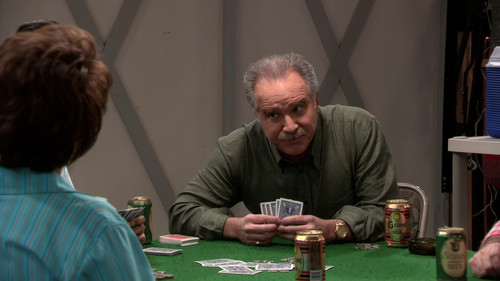 George Lopez Season 3 Episode 21 - George's House of Cards
