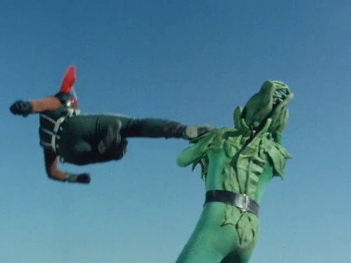 Kamen Rider Season 6 Episode 14 - Venus Flytrap Man, Masked Rider Close Call