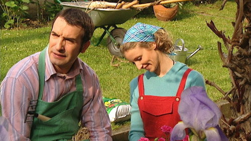 A Guy, a Girl Season 3 Episode 148 - Font du jardinage (3)