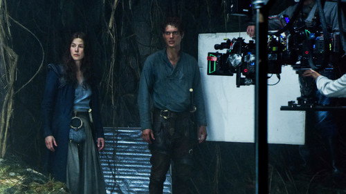 "Look Inside" Episode 8 still