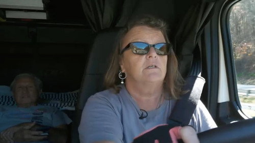 Lady Truckers Season 3 Episode 12 - Episode 12