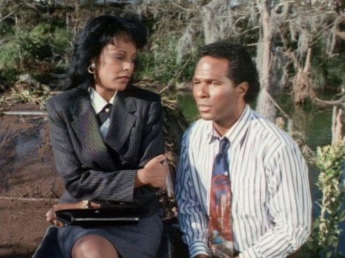 Swamp Thing Season 3 Episode 1 - Dead and Married