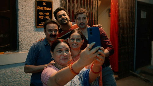 Gullak Season 5 Episode 7 - Kinkartavyavimudh