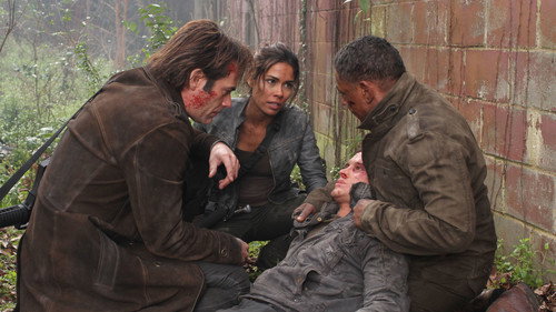 Revolution Season 1 Episode 17 - The Longest Day