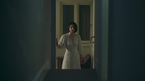 Behind Her Eyes Season 1 Episode 5 - The Second Door