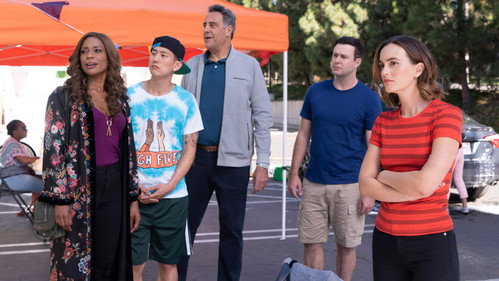 Single Parents Season 1 Episode 8 - The Beast