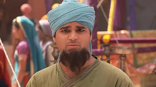 Jodha addresses women of the harem still