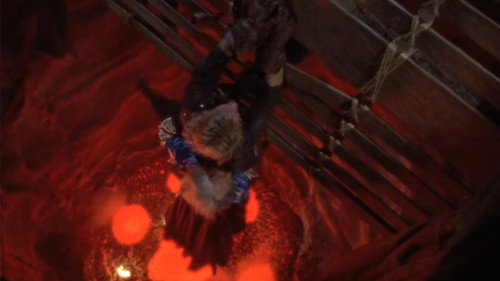 MacGyver Season 7 Episode 8 - Good Knight MacGyver (2)