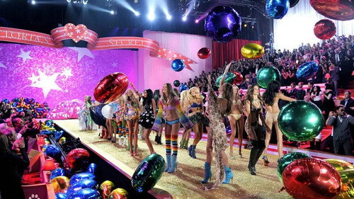 Victoria's Secret Fashion Show Season 11 Episode 1 - Victoria's Secret Fashion Show 2010