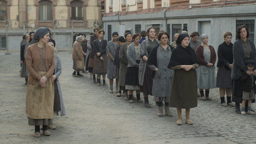 Cable Girls Season 5 Episode 7 - Chapter 39: Patience
