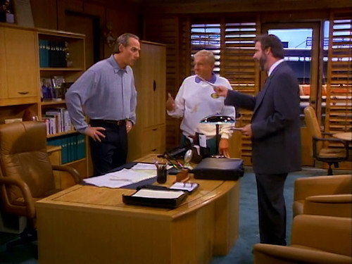 Coach Season 8 Episode 21 - Van Damn vs. Fox