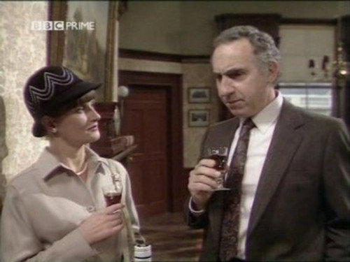 Yes Minister Season 3 Episode 1 - Equal Opportunities