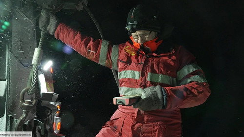 Ice Road Rescue Season 8 Episode 3 - Overload