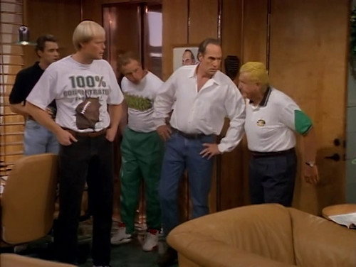 Coach Season 8 Episode 13 - The Tight End