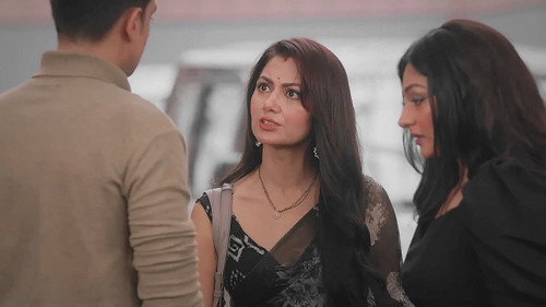 Amruta saves Nimrit still