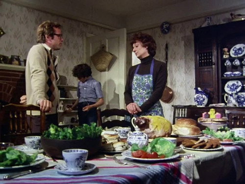 The Famous Five Season 2 Episode 3 - Five Get into a Fix